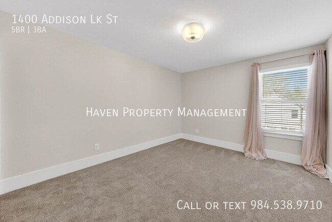Building Photo - 1400 Addison Lk St
