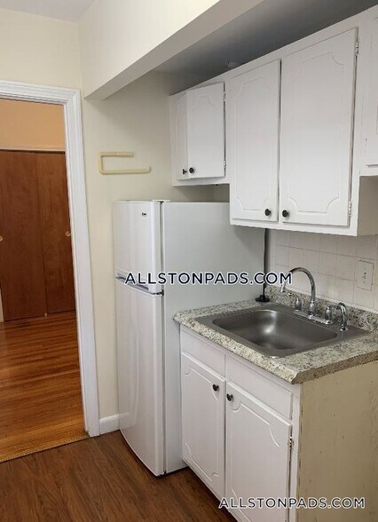 Primary Photo - 64 Brighton Ave
