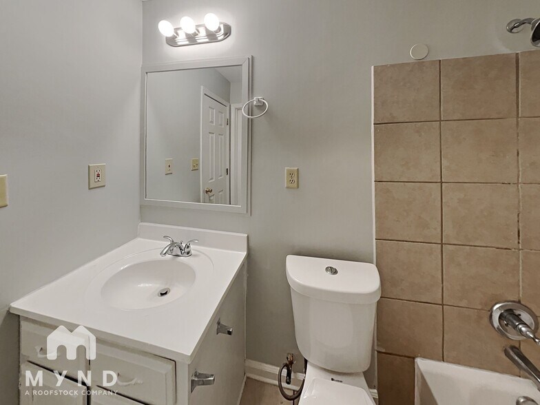 Building Photo - 1824 Whitehead Dr