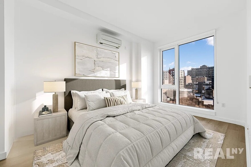 Building Photo - 953 Dean St