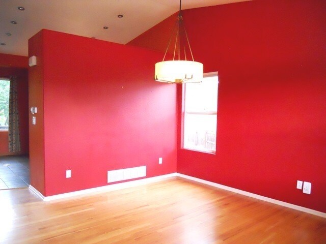 Building Photo - Three Bedroom Home in Wolf Creek, near Fox Hill GC