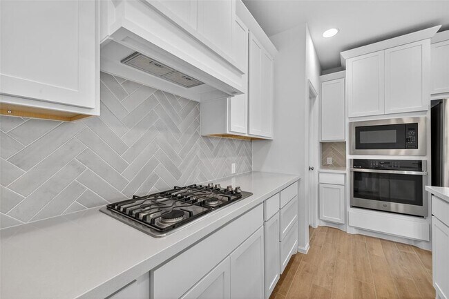Building Photo - 10730 Aquila Star Dr