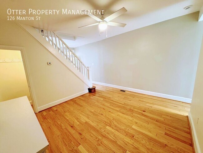 Building Photo - 126 Manton St