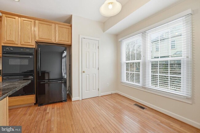 Building Photo - 1806 Brentridge St