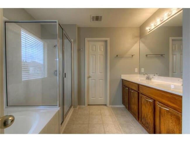 Building Photo - 11616 Paul E Anderson Dr