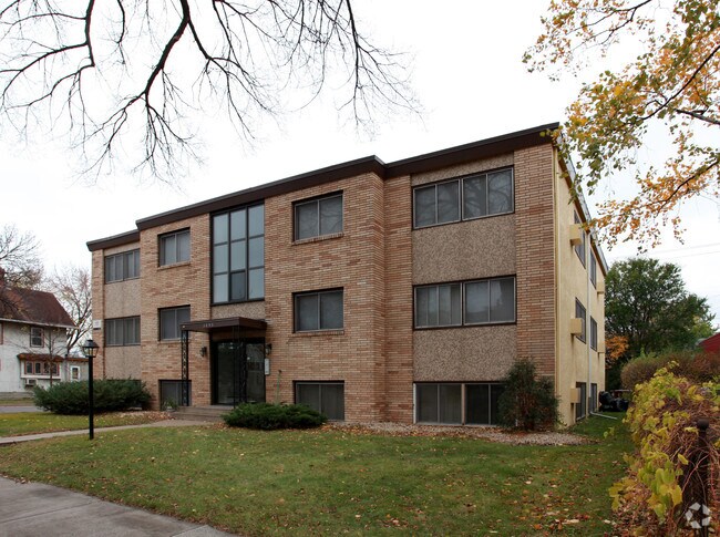 Primary Photo - 3446 Garfield Ave S