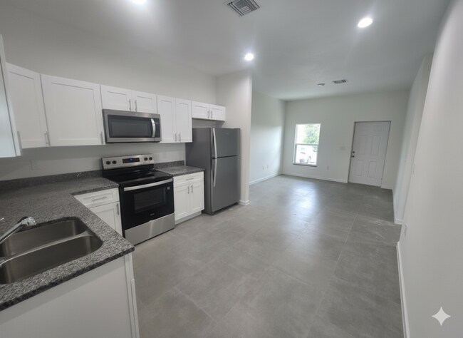 Building Photo - Brand new 2/2/1 SW Lehigh Acres