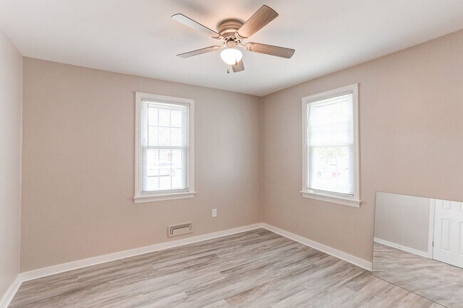 Building Photo - 336 Snyder Ave