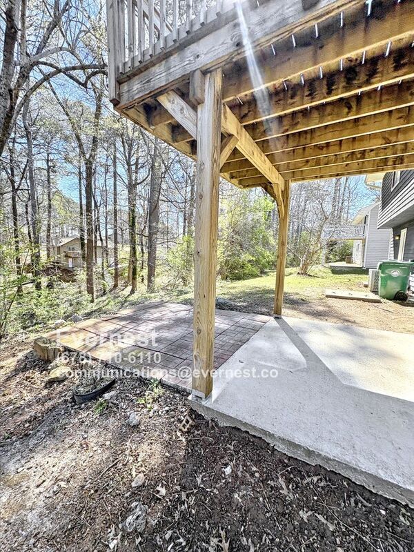 Building Photo - 4060 Day Trail S