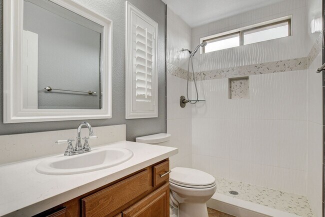 Building Photo - 4 Bedroom in North Las Vegas Near Aliante