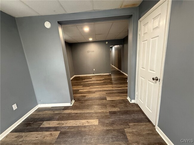 Building Photo - 221.5 Lakeview Ave