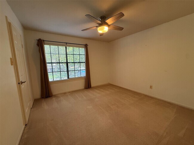 Building Photo - 39 Eagle Rock Pl