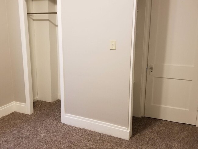 Building Photo - 182 W Euclid Ave