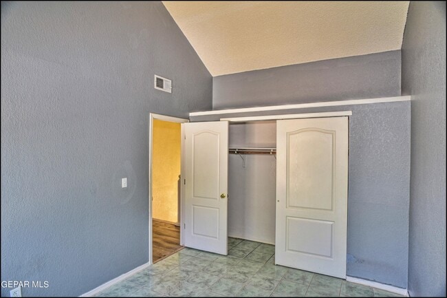 Building Photo - 12107 Valley Quail Dr