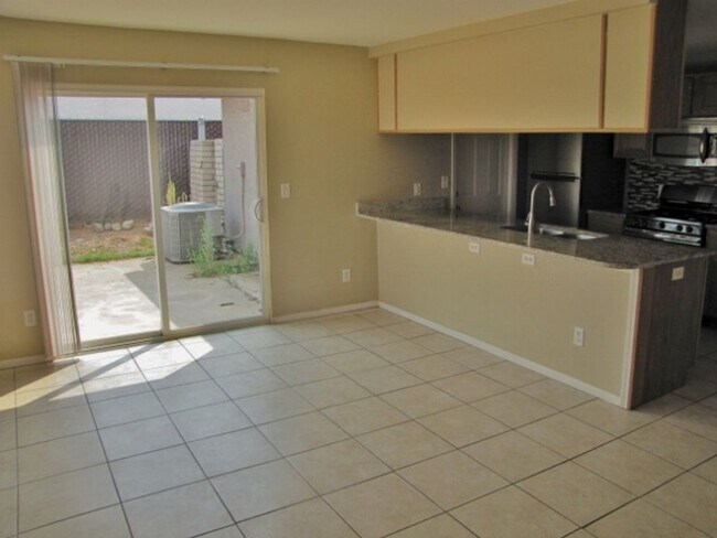 Building Photo - 4BR/2BA/1CG, 1374 sq.ft., w/central A/C in Sierra Vista, AZ