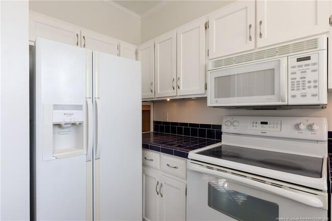 Building Photo - 1228 Woodland Dr