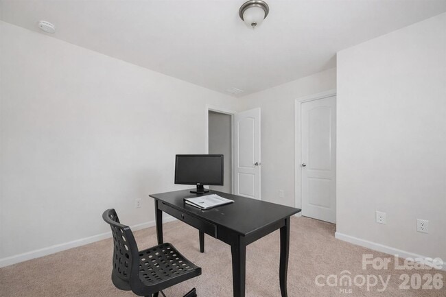 Building Photo - 10391 Hillsborough St