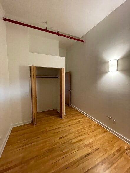 Bedroom #1 - 1114 W Belmont Ave
