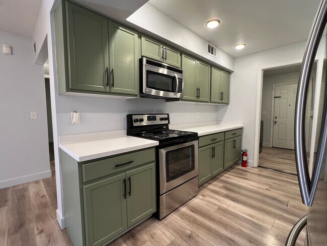 Building Photo - 1601 Marlin Ave