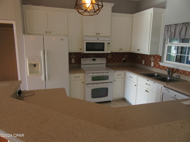 Building Photo - 918 Amber Way