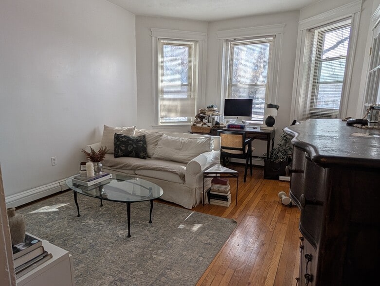 Building Photo - 1673 Commonwealth Ave