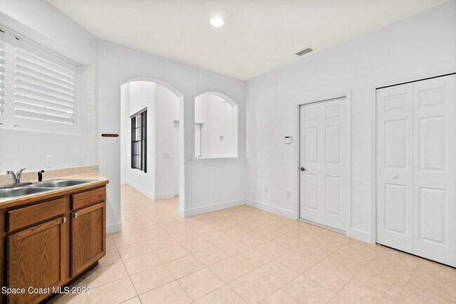 Building Photo - 234 Murano Dr