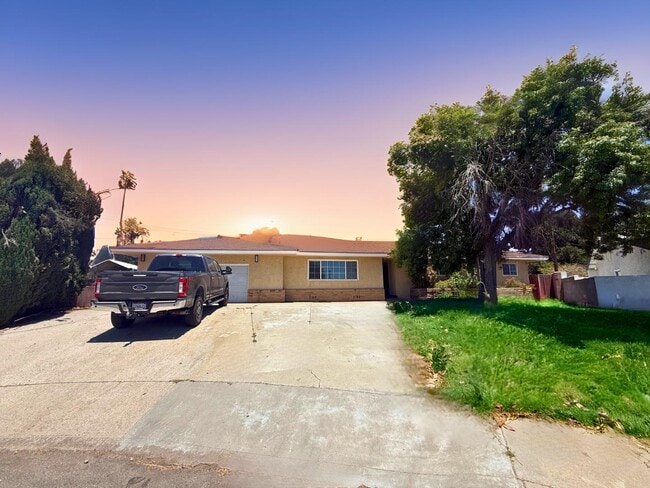 Building Photo - 9115 Encina Ave