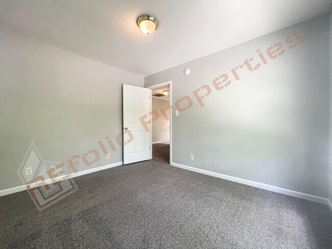 Building Photo - 1711 Mystic Dr