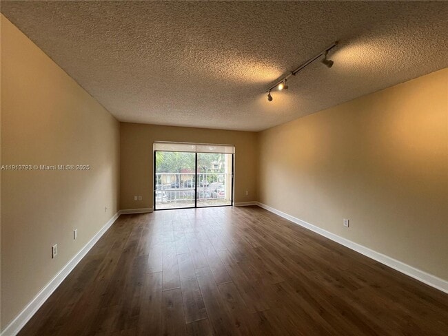 Building Photo - 9301 SW 92nd Ave