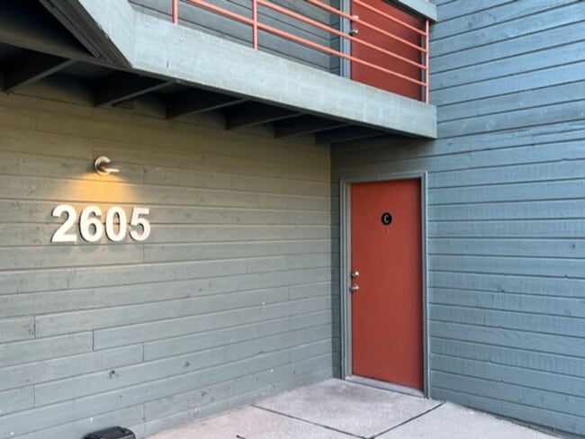 Building Photo - Multi-family Apartment Community