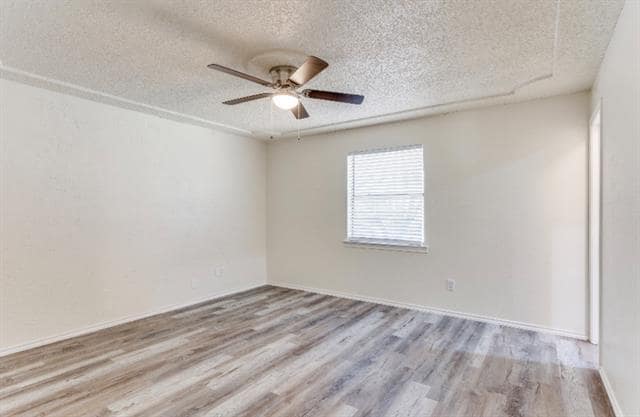 Building Photo - 805 Barkridge Trail