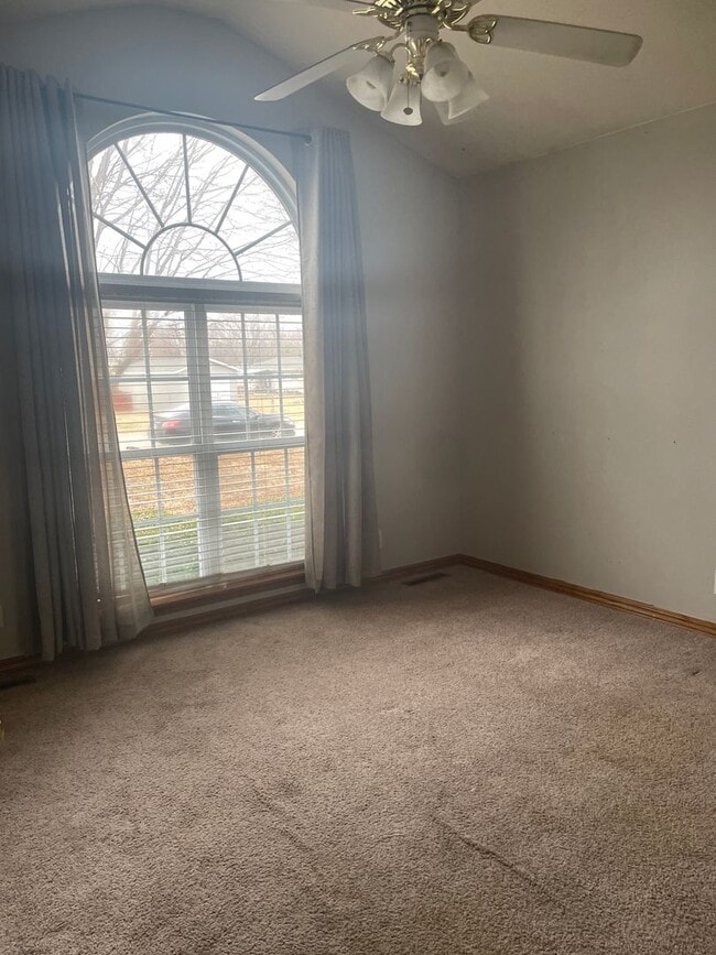 Building Photo - COMING SOON IN CARL JUNCTION: Beautiful 3BR/2BA home in Carl Junction with fenced in yard and sto...