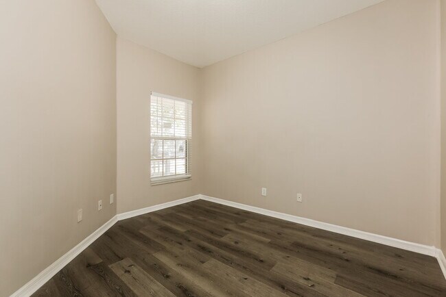 Building Photo - 12606 Montford Ln