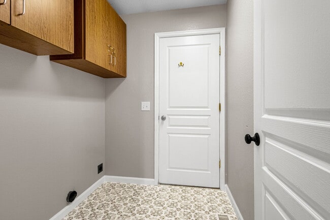 Building Photo - 4535 Star Ridge Dr