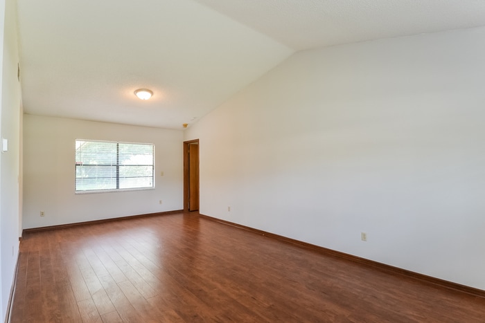 Building Photo - 715 Gilda Dr