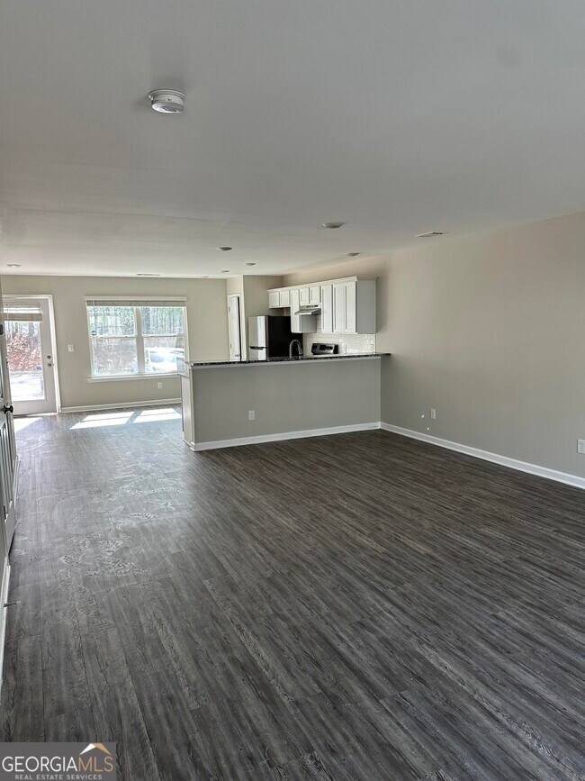 Building Photo - 4454 Pinscher St