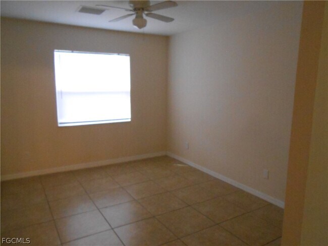 Building Photo - 202 Hightower Ave S