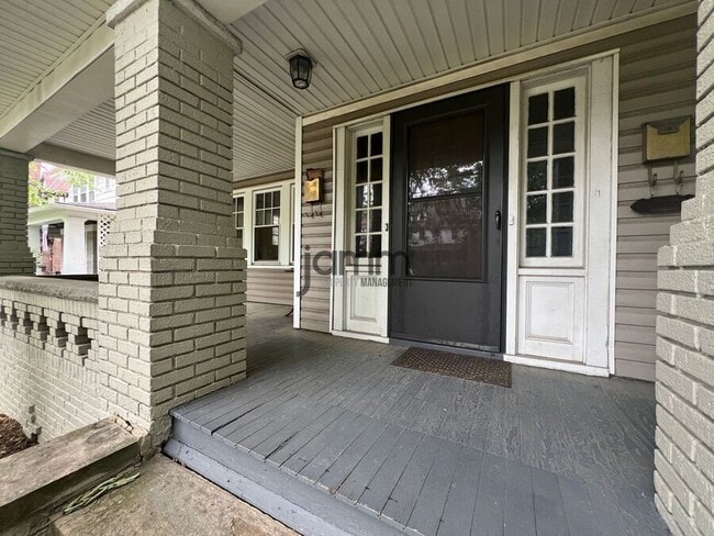 Building Photo - 3079 Meadowbrook Blvd