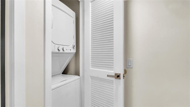 Building Photo - 4292 Deste Ct