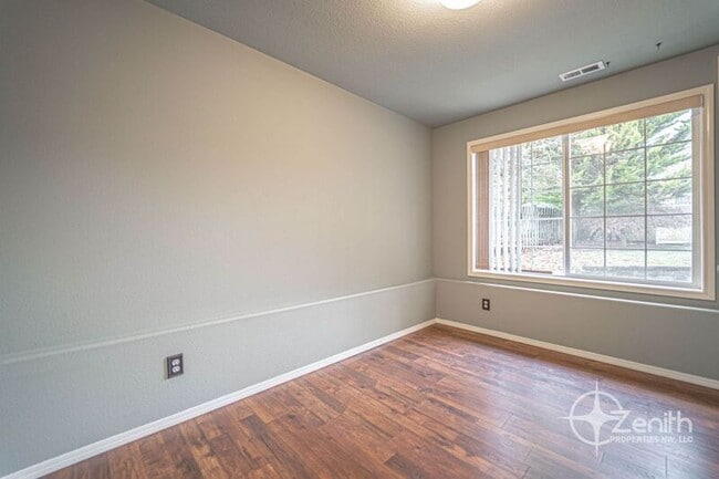 Building Photo - 4314 NE 126th St