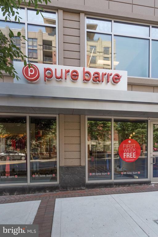 Building Photo - 1021 N Garfield St