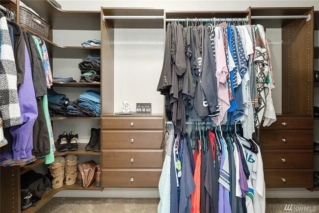 MBR Closet - 3960 Maritime Dr SW
