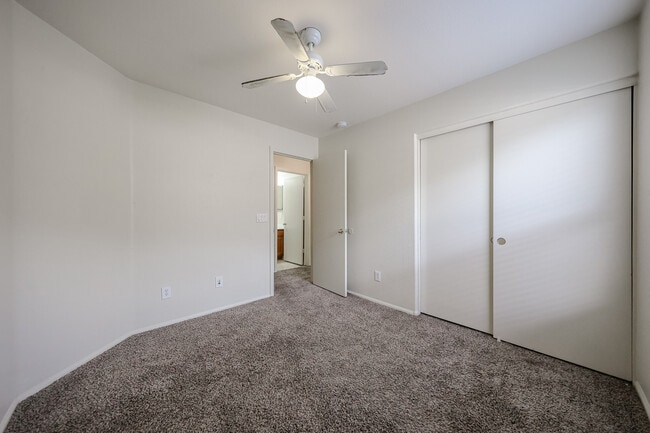 Building Photo - 12447 W El Nido Ln