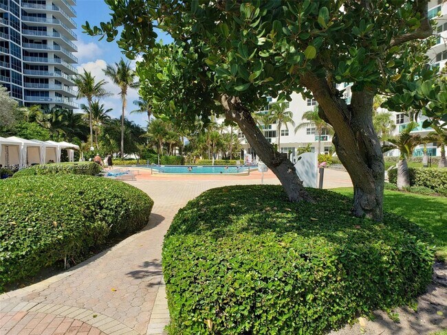 Building Photo - 3000 S Ocean Dr