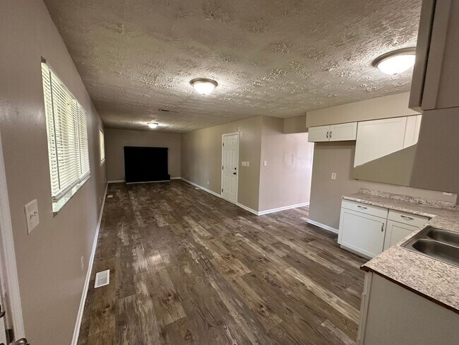 Building Photo - 9630 Downes Ct