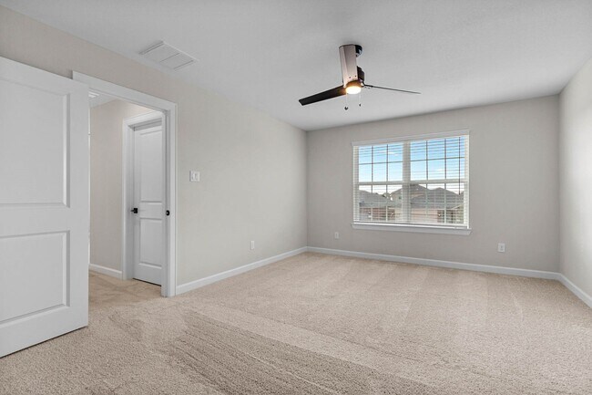 Building Photo - 1006 Whispering Winds Dr