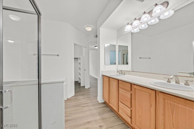 Building Photo - 825 Canterra St