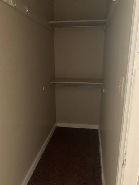 Building Photo - Updated 1 Bedroom Apartment