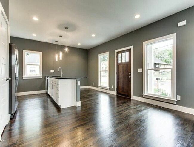 Building Photo - 2003 9th Ave N