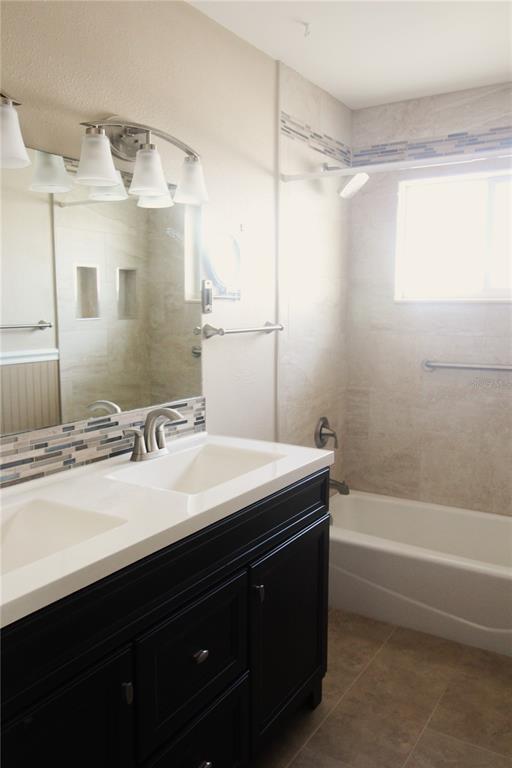 Building Photo - 4135 Deerfield Dr